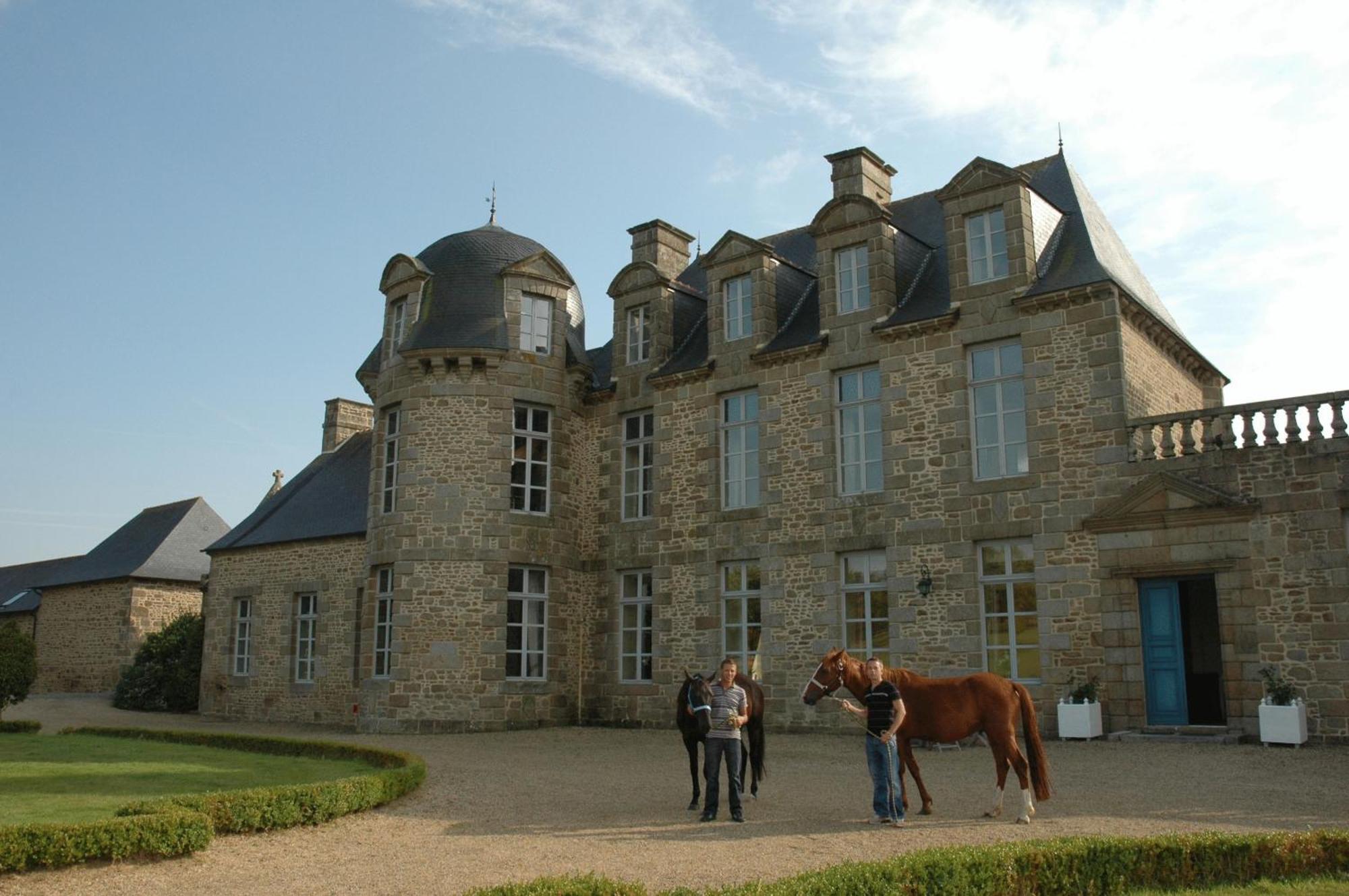 Chateau Du Bois-Guy Golf Parigné Exteriör bild